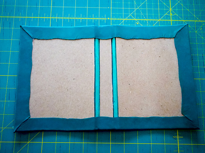 Can this be fixed by squirting glue down in that hole? : r/bookbinding