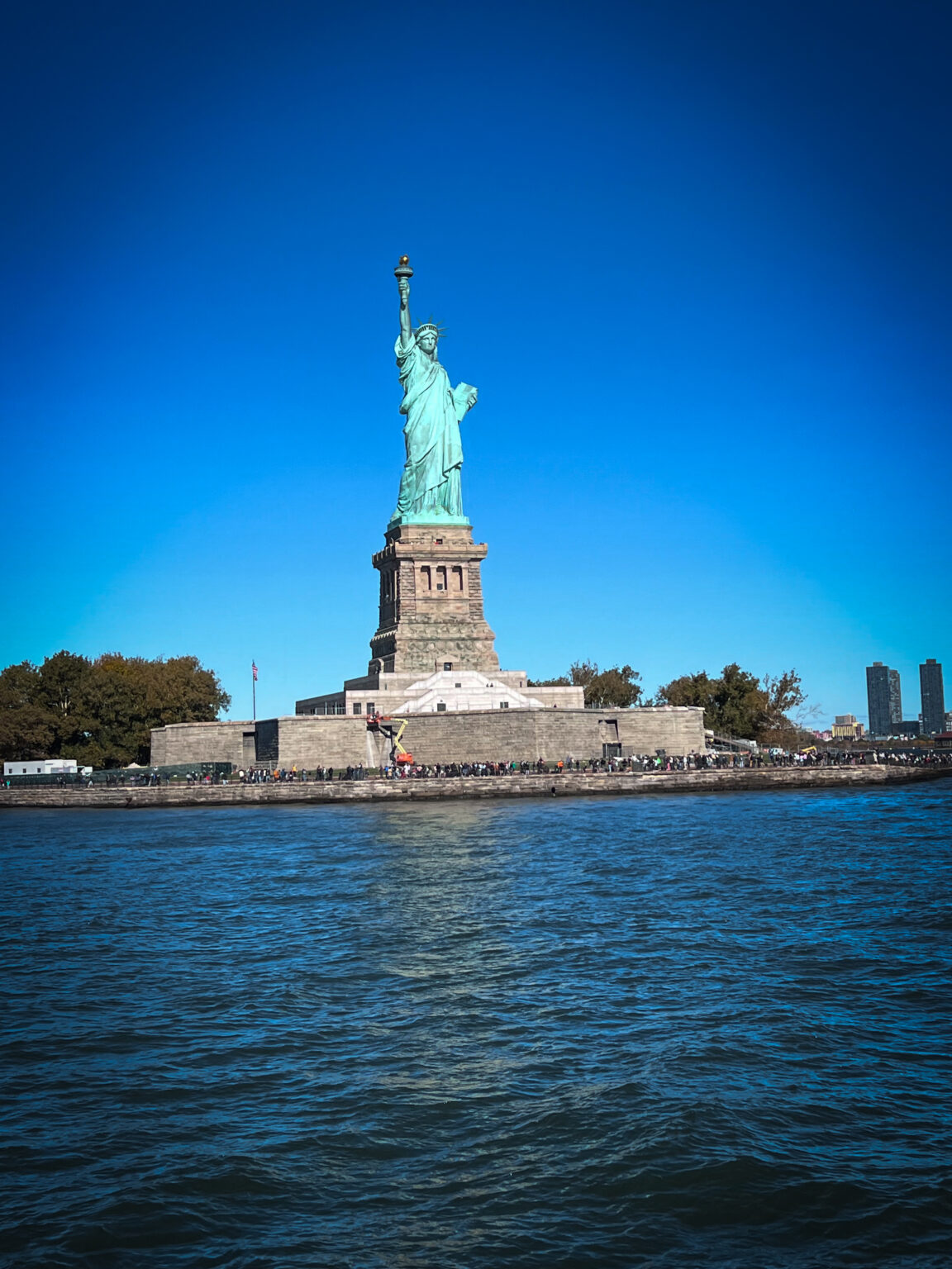 Visiting the Statue of Liberty - Ana Adventure